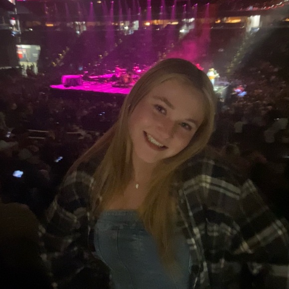 Meet your Posher, Josie - Picture 1 of 1